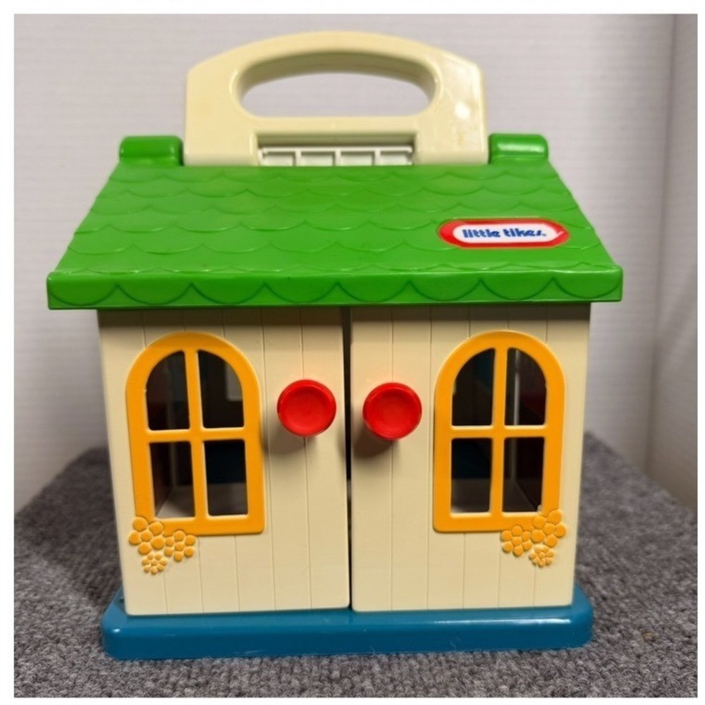 Little Tikes Vintage Fold Away Dollhouse Carry Case Playset w Figure Bed USA